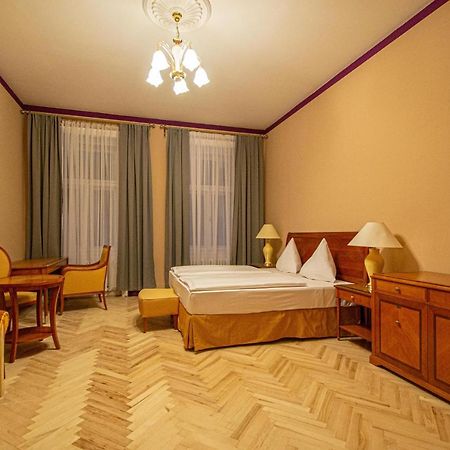 4 Bedrooms 130M2 Apartment At The Main City Square Prague Extérieur photo